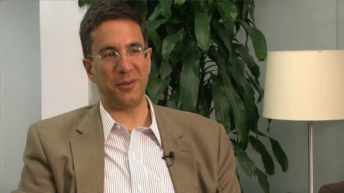 Carlos Elizondo