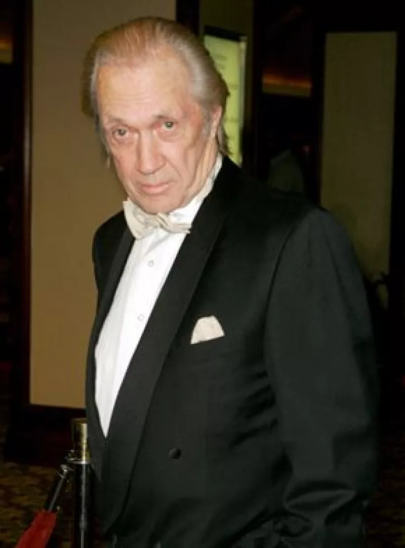 A pesar de que la policía sospecha que fue suicidio, cercanos al actor de Kill Bill aseguran que él nunca se hubiera suicidado puesto que era de los que disfrutaban de los placeres de la vida.