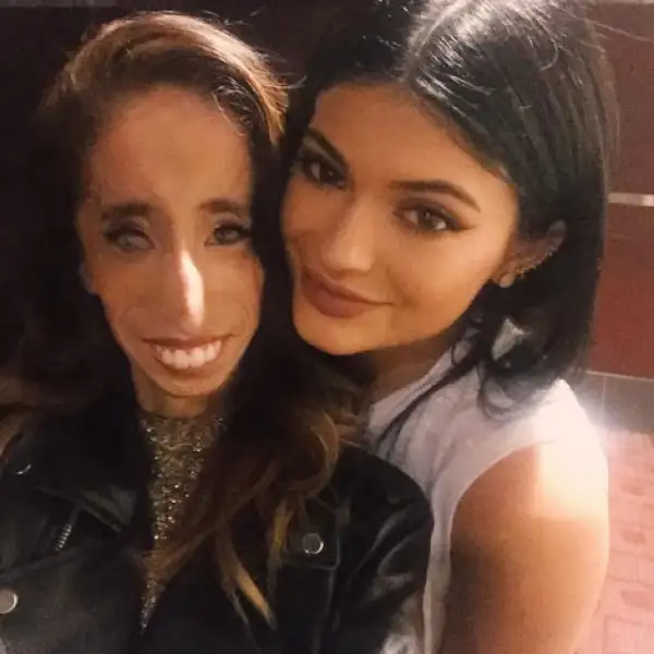SPOTTED: Lizzie Velasquez y Kylie Jenner posaron para sus seguidores.