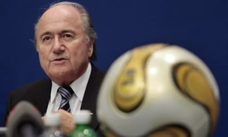 El arreglo de partidos, usualmente practicado por círculos de apuestas ilegales, se convirtió en un problema importante para el futbol en los últimos años. (Foto: AP)