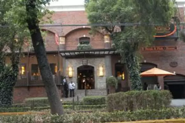 Algunos bares y restaurantes cerraron sus puertas al público, los pocos que permanecieron abiertos tuvieron poca asistencia.