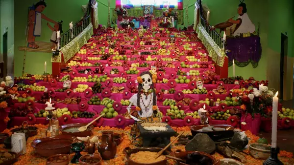 ¿Hay puente el fin de semana por Día de muertos? Esto dice la LFT sobre si el lunes 3 de noviembre es festivo