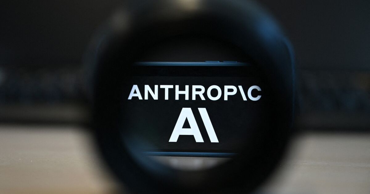 Anthropic, ABD yasağı nedeniyle Mythos ve en güçlü yapay zekası olan Fable 5'e erişimi askıya aldı ve uyarıları artırdı
