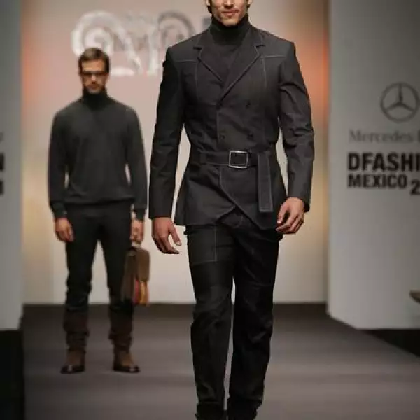 Desfile Pineda Covalin