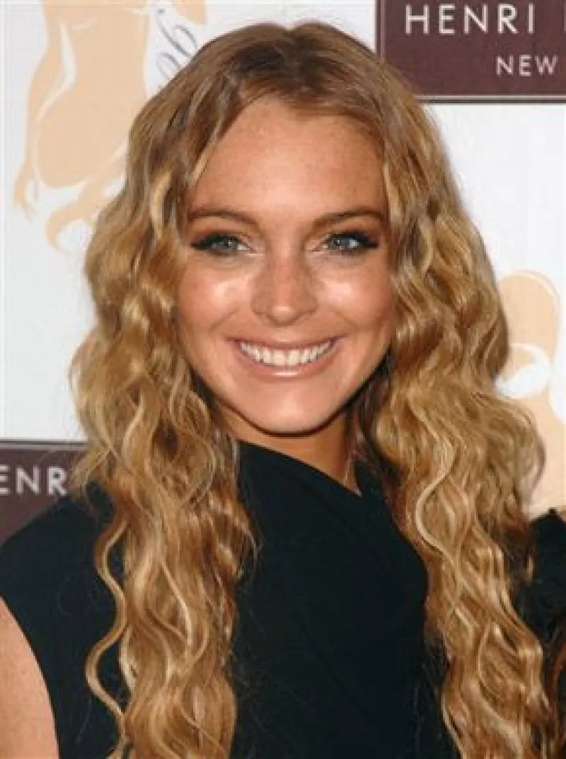 `Hola, mi nombre es Lindsay y estoy buscando amor. Soy soltera recientemente...´ dice la actriz en el video que subió a la página eHarmony.com.