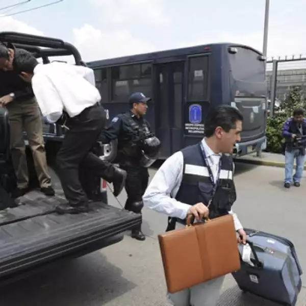 bloqueo maestros aeropuerto 5