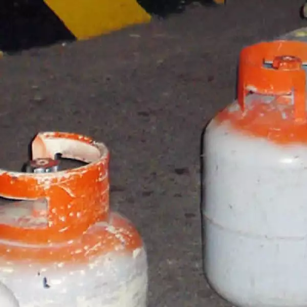 El gas LP (licuado de petróleo) elevó su precio de 9.15 a 9.31 pesos el kilogramo por efecto del aumento del IVA a un 16%, anunció la Secretaría de Economía (SE) este viernes.