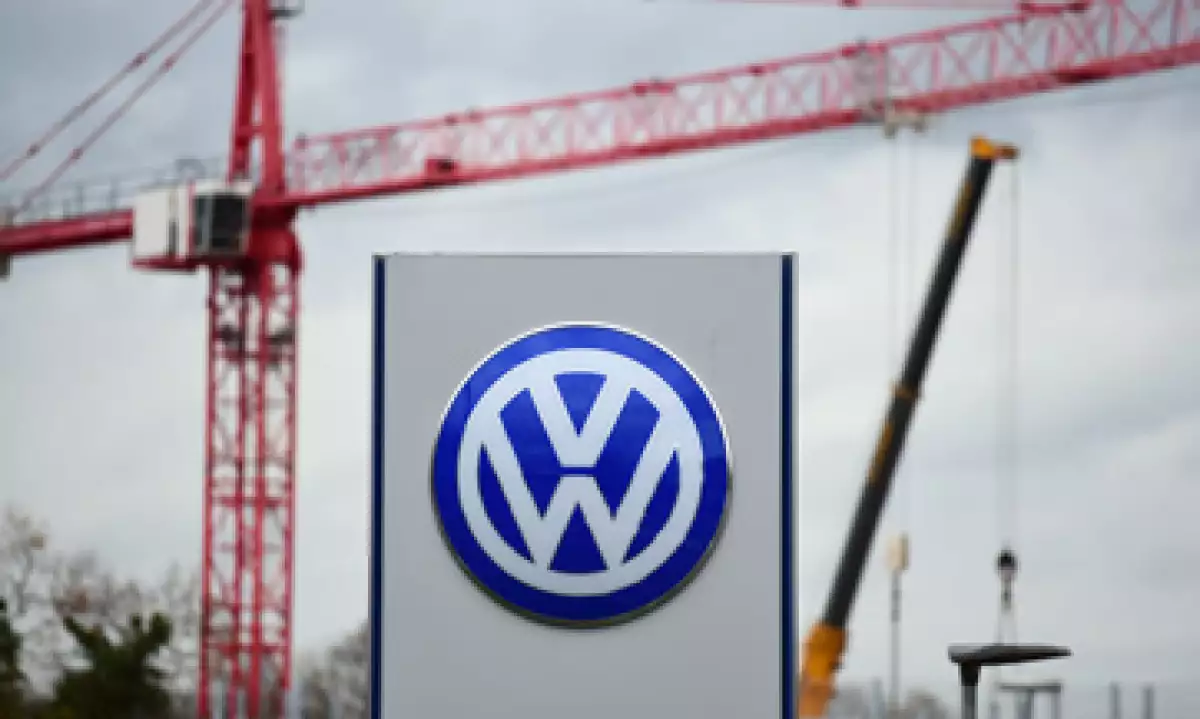 VW reconoció haber equipado millones de motores diésel con un programa informático capaz de falsificar las mediciones de emisiones de óxido de nitrógeno. (Foto: AFP)