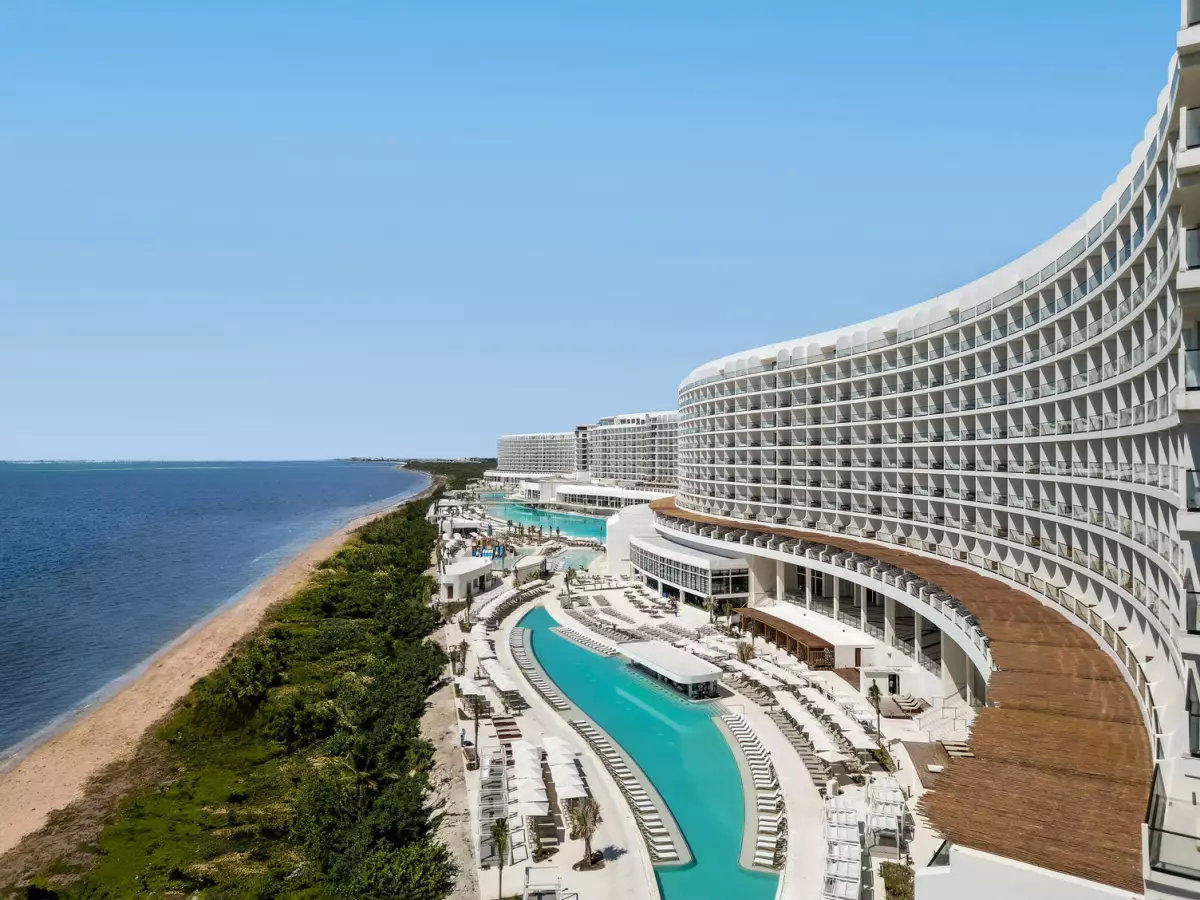 Fotos del nuevo hotel all inclusive de lujo AVA Resorts en Cancún, México.