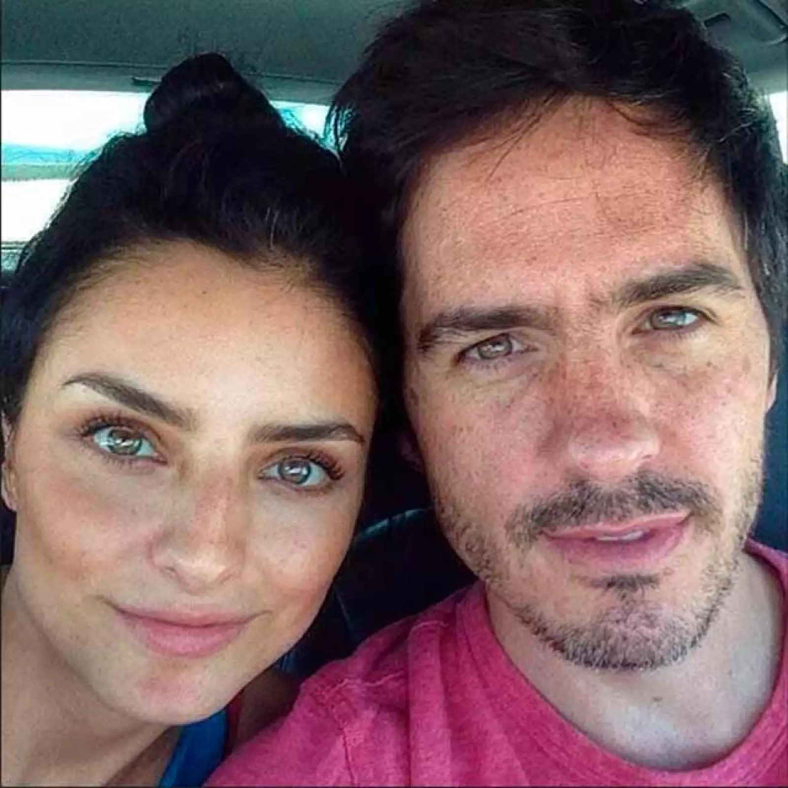 Aislinn Derbez y Mauricio Ochmann.