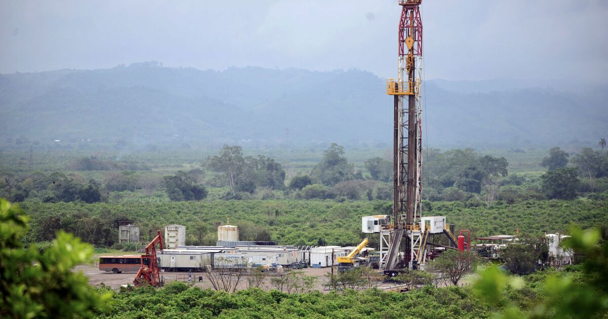 Pemex mantiene calificación B1: desafíos operativos persisten