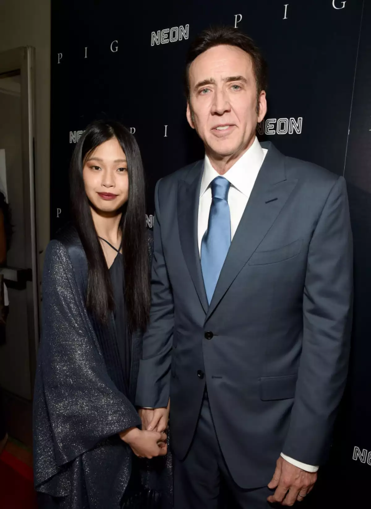 Riko Shibata y Nicolas Cage.