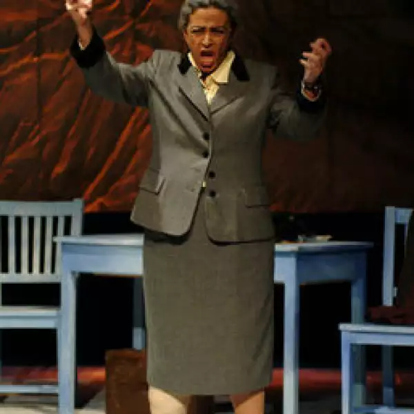 Fanny Safarti (Golda Meir)