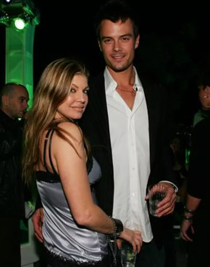 La vocalista de la agrupación Black Eyed y el actor estadounidense se casaron este sábado en Malibú.