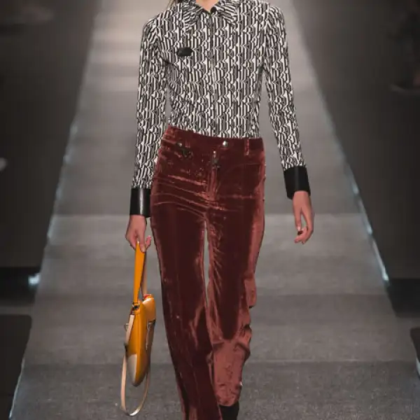 Elige unos capri para primavera como éstos de Louis Vuitton.