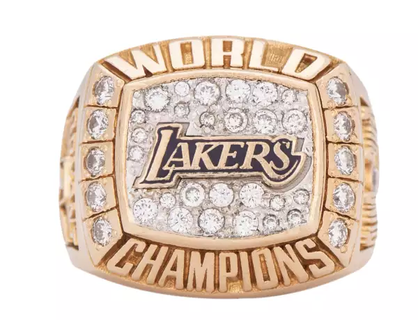 Anillo Kobe Bryant.