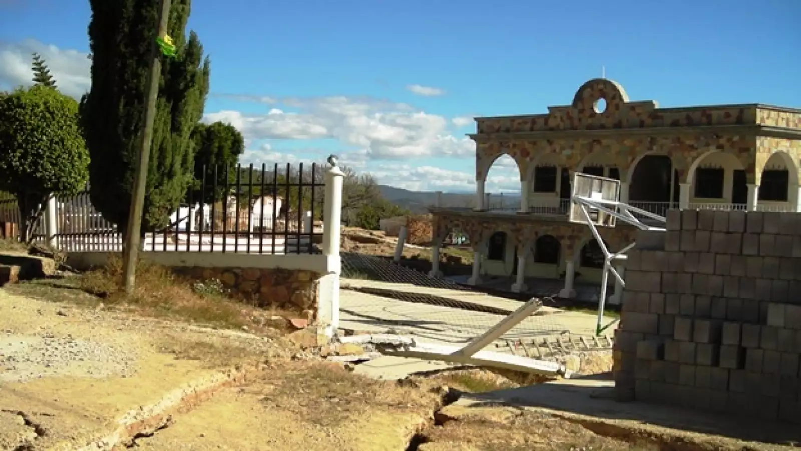 Mitlatongo falla geológica