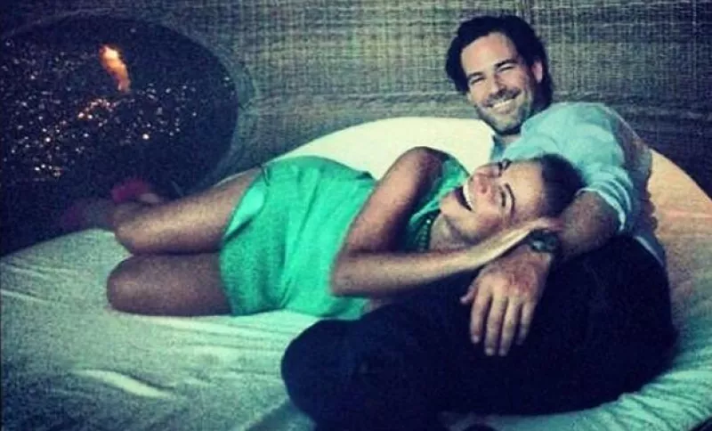 Hoy se llevará a cabo uno de los enlaces más esperados del año, por lo que en los últimos días la guapa actriz no ha dejado de compartir su felicidad en Twitter.