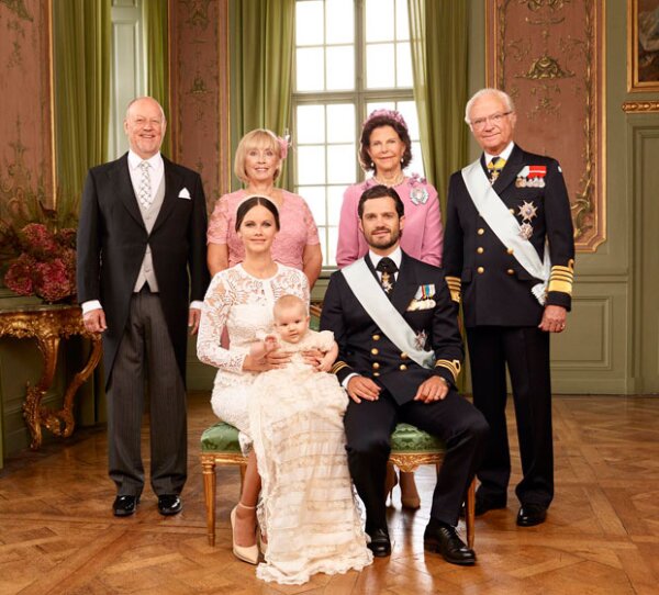 Los abuelos de Alexander y padres de Sofia y Carlos Felipe, Marie y Erik Hellqvist y los reyes Carlos Gustaf y Silvia de Suecia.
