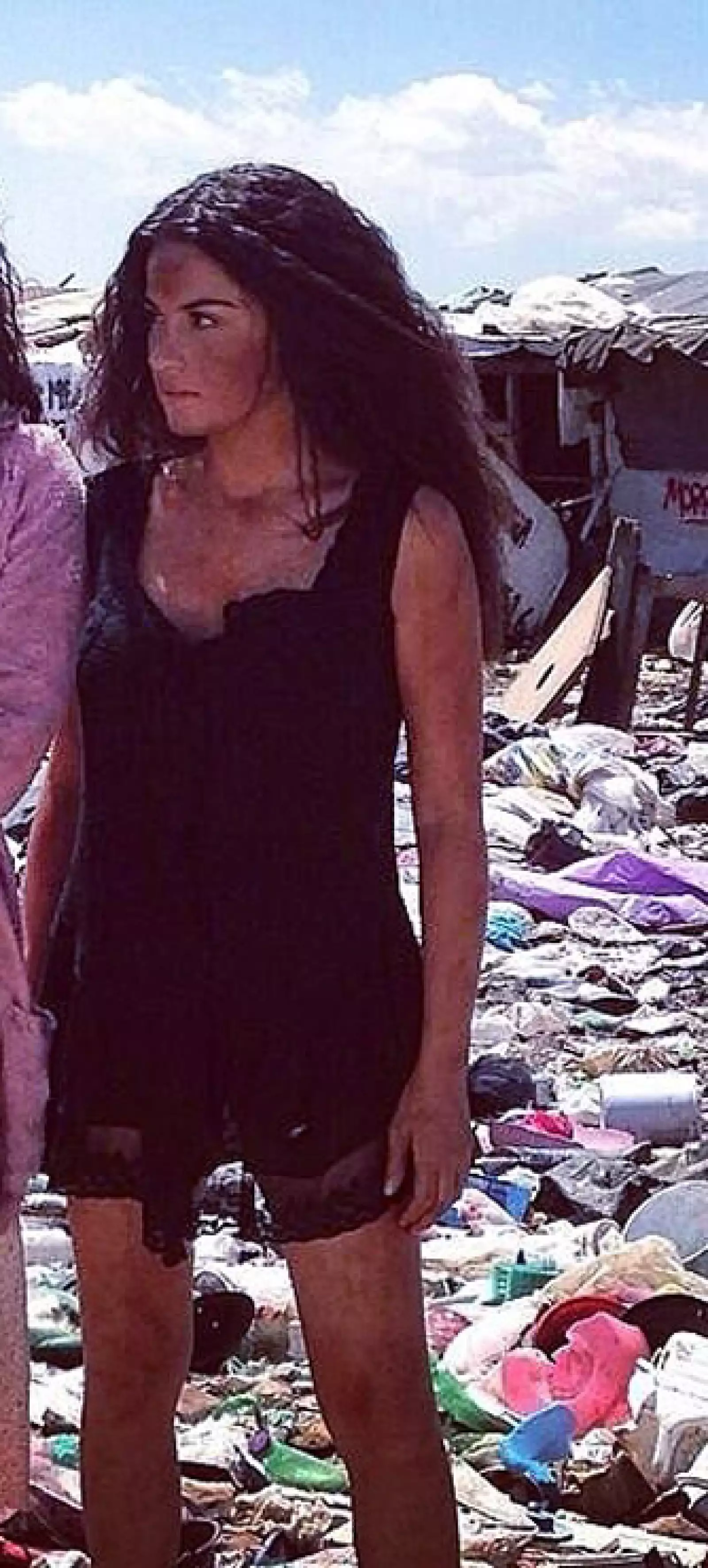 Maite Perroni se aleja mucho del glamour en su papel de La Gata. Nada que ver a como es ella en la vida real.