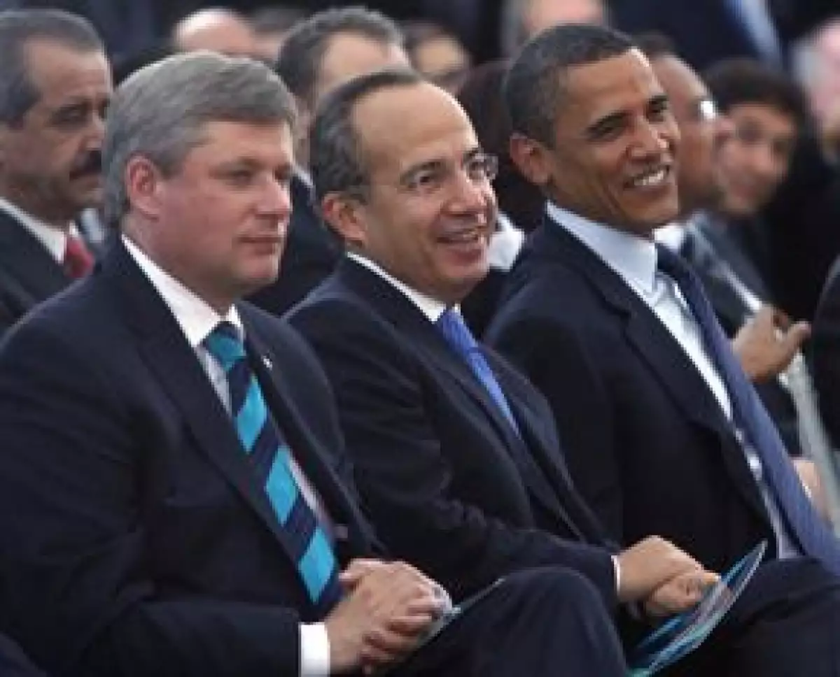 Luego de la cena, los mandatarios disfrutaron de una gala que incluyó a la orquesta filarmónica de Jalisco, al Mariachi Vargas de Tecalitlán y al Ballet Folclórico del estado.