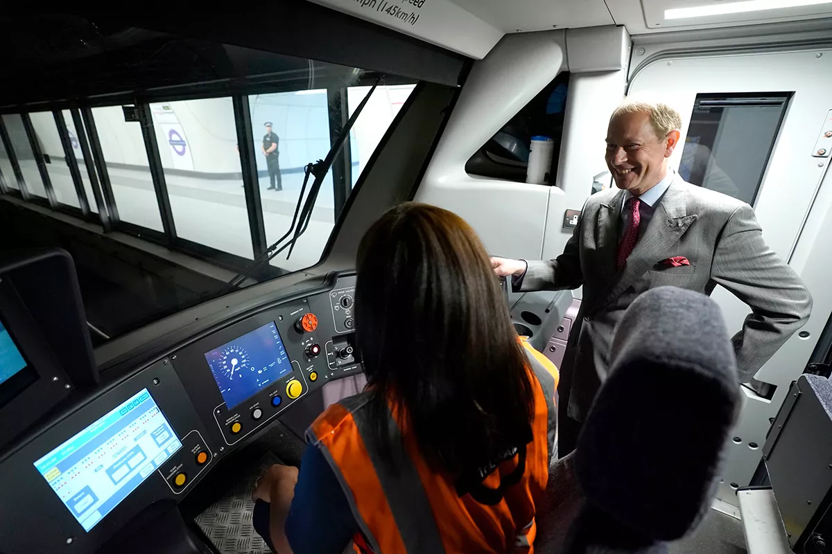 Queen Elizabeth II marks the completion of Crossrail, Paddington Station, London, UK - 17 May 2022