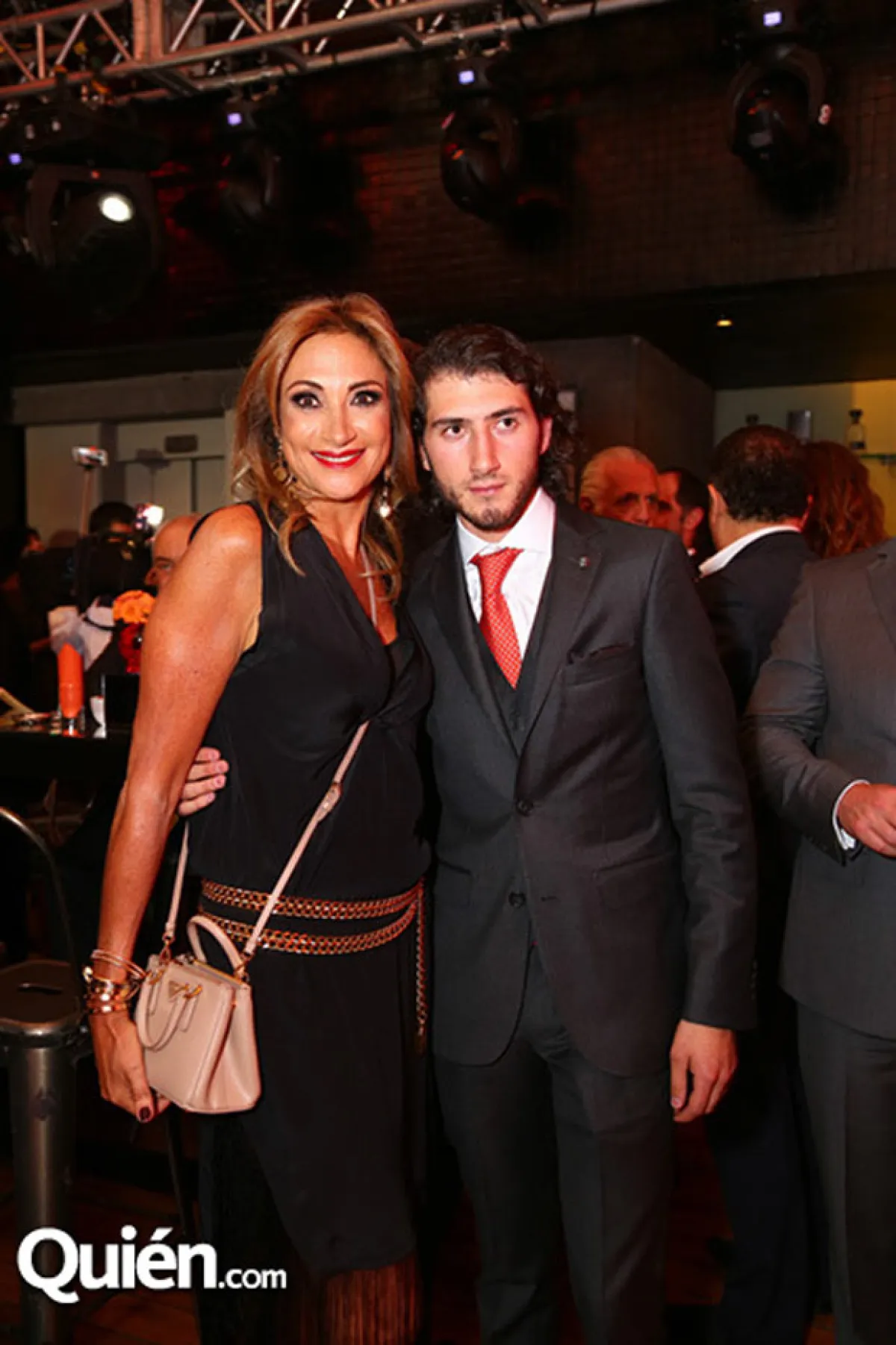 Carlos estuvo acompañado por su madre, Adela Micha, durante el lanzamiento de la app, SpeakOn en el hotel Habita.