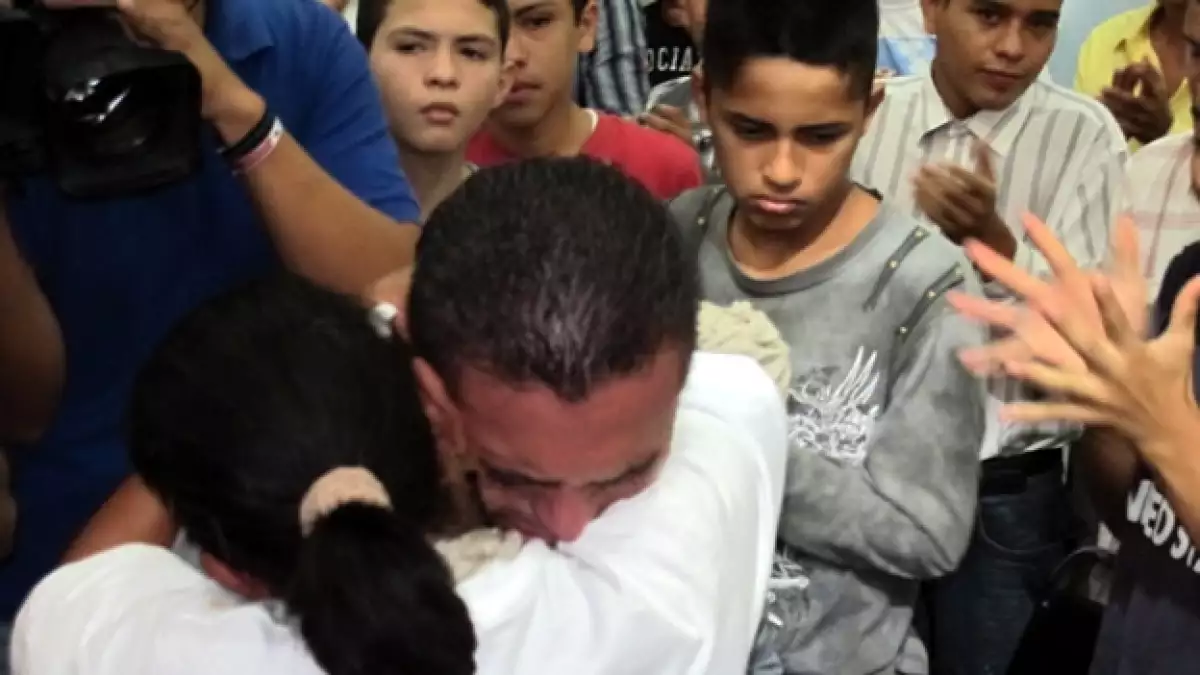 madre caravana reencuentro hijo migrantes