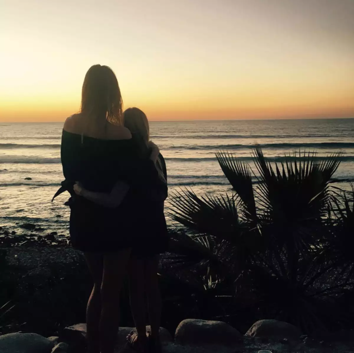 La actriz estuvo de vacaciones con su novio y sus hijos en Punta Mita, donde descubrieron una nueva forma de bookear.