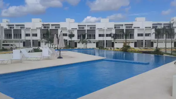 Más vivienda de alto precio.