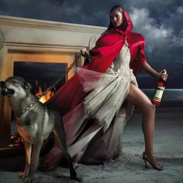La revista Askmen.com la consideró como la `actriz más deseable del 2009´.