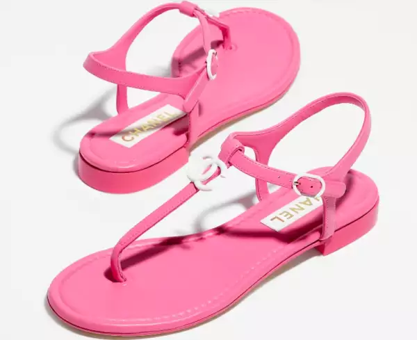 THONG-FLIPS-CHANEL.jpg