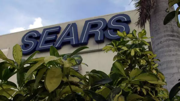 La empresa informó que sus acuerdos con Sears USA no cambian. 
