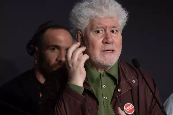 Pedro Almodóvar alza la voz en Cannes contra los 'monstruos' como Donald Trump