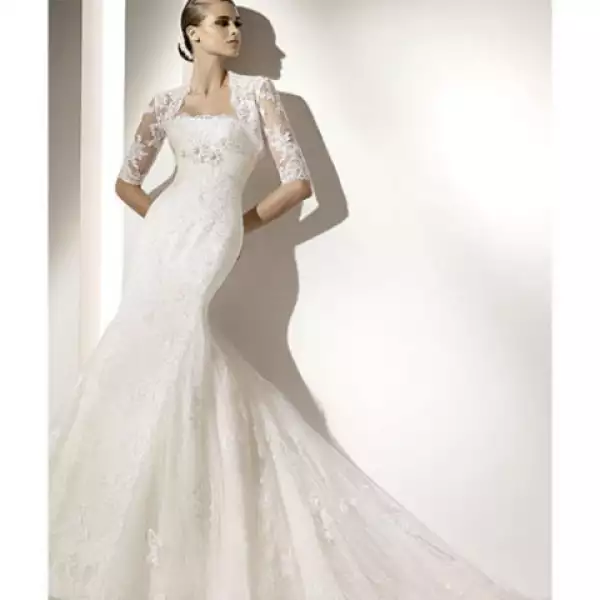 7. Los vestidos `tea-lenght´ están de moda este 2010. Se caracterizan por ser vestidos cortos, a la mitad de la pierna y son ideales para bodas más relajadas e informales.