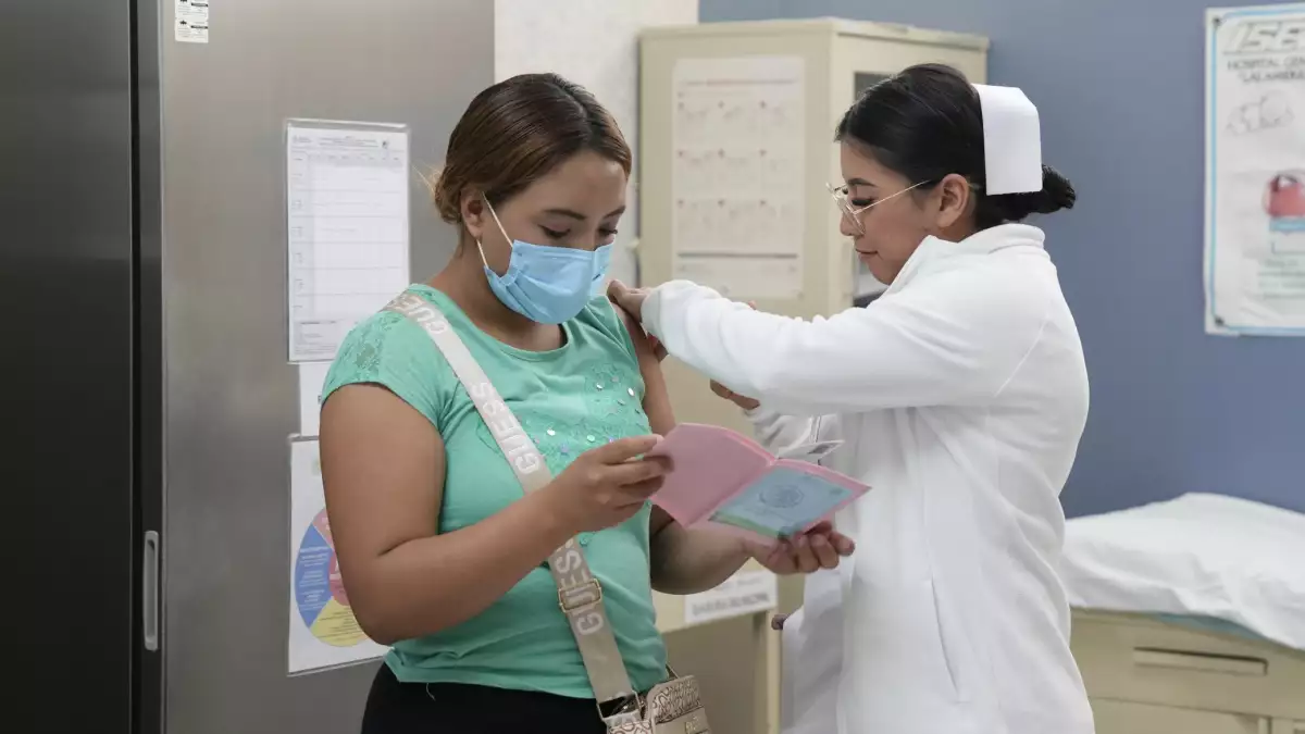 Seguro Facultativo: Así el IMSS protege a estudiantes de la UNAM y a familiares de la CFE
