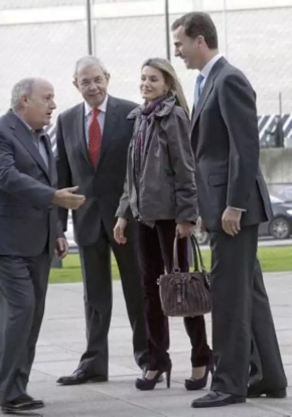 Amancio Ortega, dueño de la marca, fue el encargado de darles el recorrido por las instalaciones.