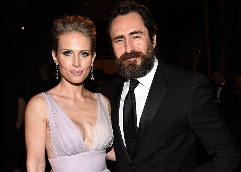 Stefanie Sherk y Demián Bichir