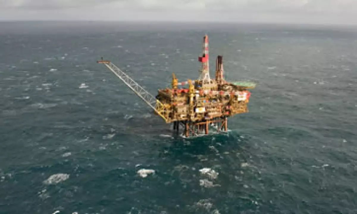 Shell calcula que 54,600 galones de crudo se han derramado en el Mar del Norte desde la plataforma frente a la costa oriental de Escocia. (Foto: Reuters)