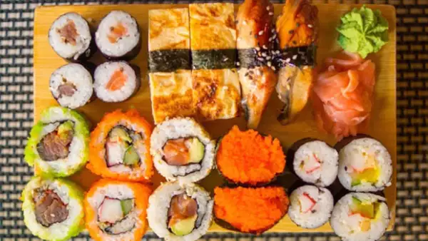 Sabemos que los alimentos ricos en grasas y carbohidratos son lo peor para nuestra piel pero, ¿sabes cuáles son los culpables de los brotes de acné? Te decimos los que debes evitar.