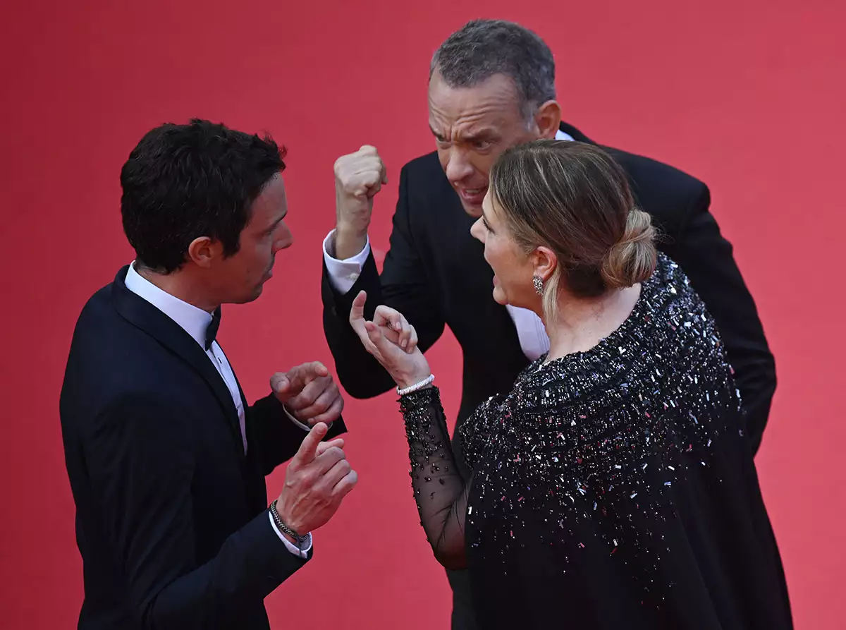 Tom Hanks y su esposa Rita Wilson en la alfombra roja de Cannes 2023