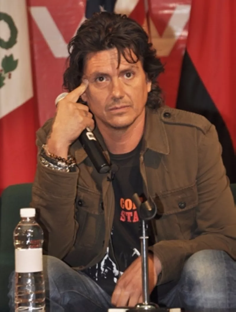 El cantante mexicano será el encargado de musicalizar este clip que forma parte de la campaña en favor de los Defensores de Derechos Humanos.