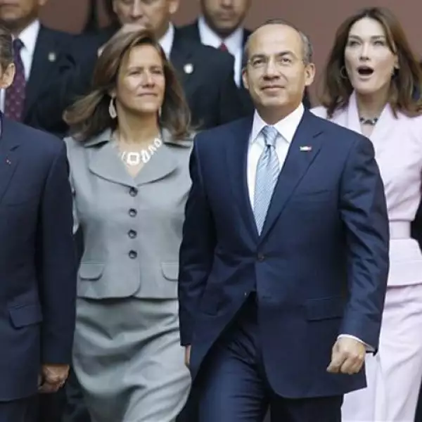 ¿Qué es lo que habrá visto la primera dama francesa que le sorprendió tanto?