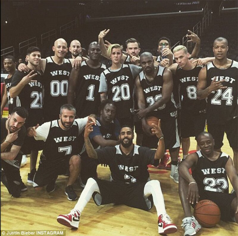 Después, Justin cambió la foto por una donde mostraba su jersey.