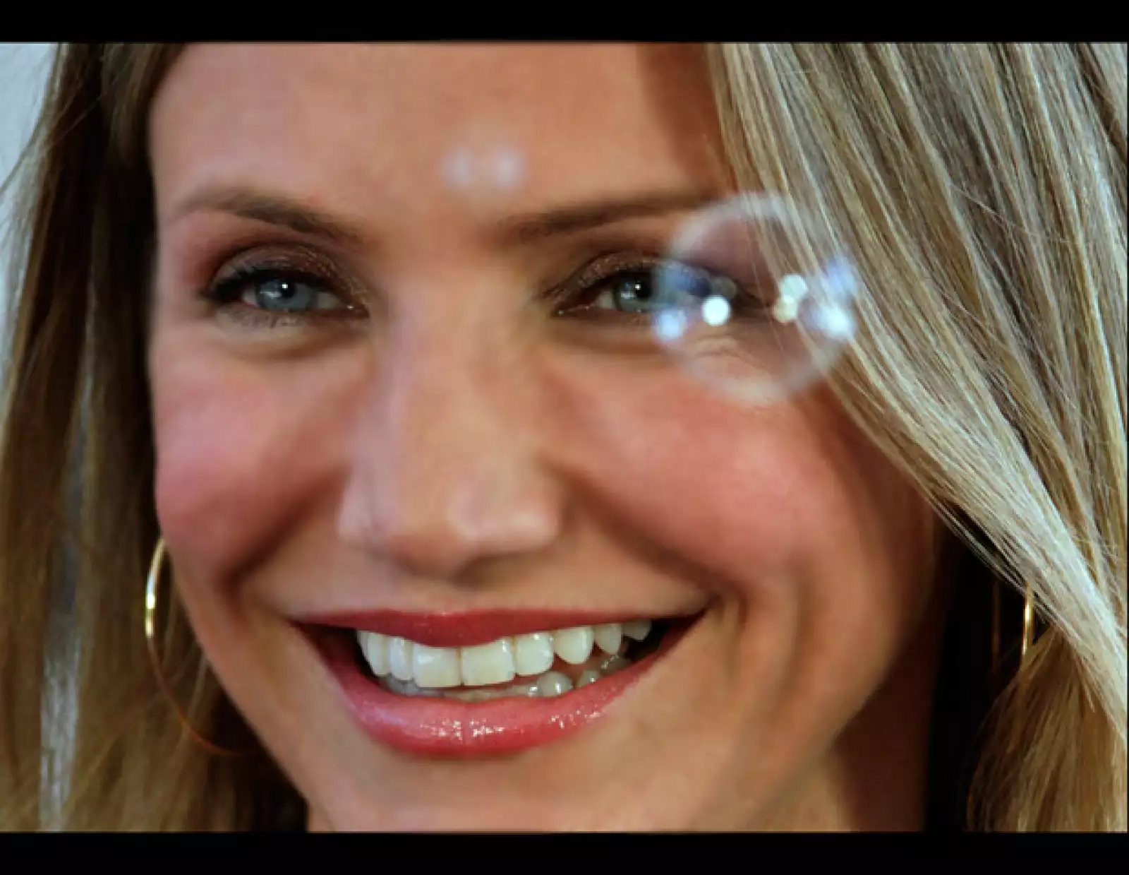 Cameron Diaz llegó a la playa mexicana para promover la cinta `Malas Enseñanzas´