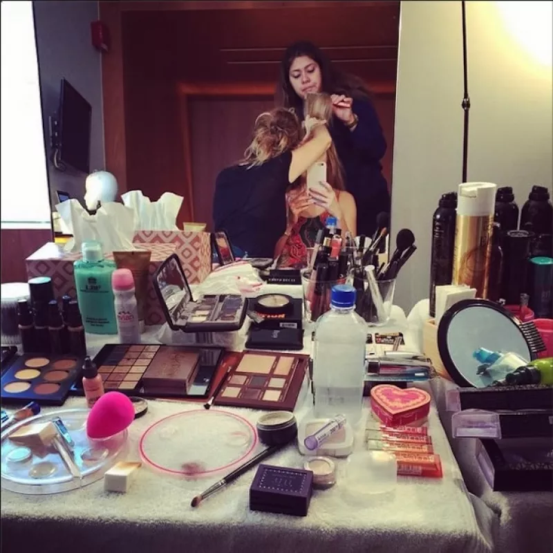 La cantante es de las pocas famosas que todos los días está en contacto con sus fans por medio de sus redes sociales, aquí las razones por las que la quieren tanto.