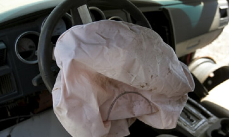 Takata está en el centro de la ola de llamados a revisión de decenas de millones de autos por infladores defectuosos. (Foto: Reuters )