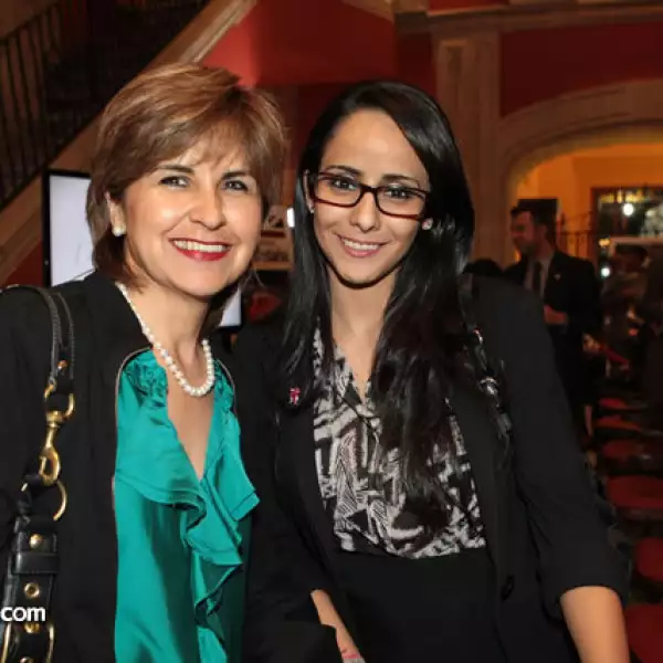 Clementina Coello y Adriana Robles