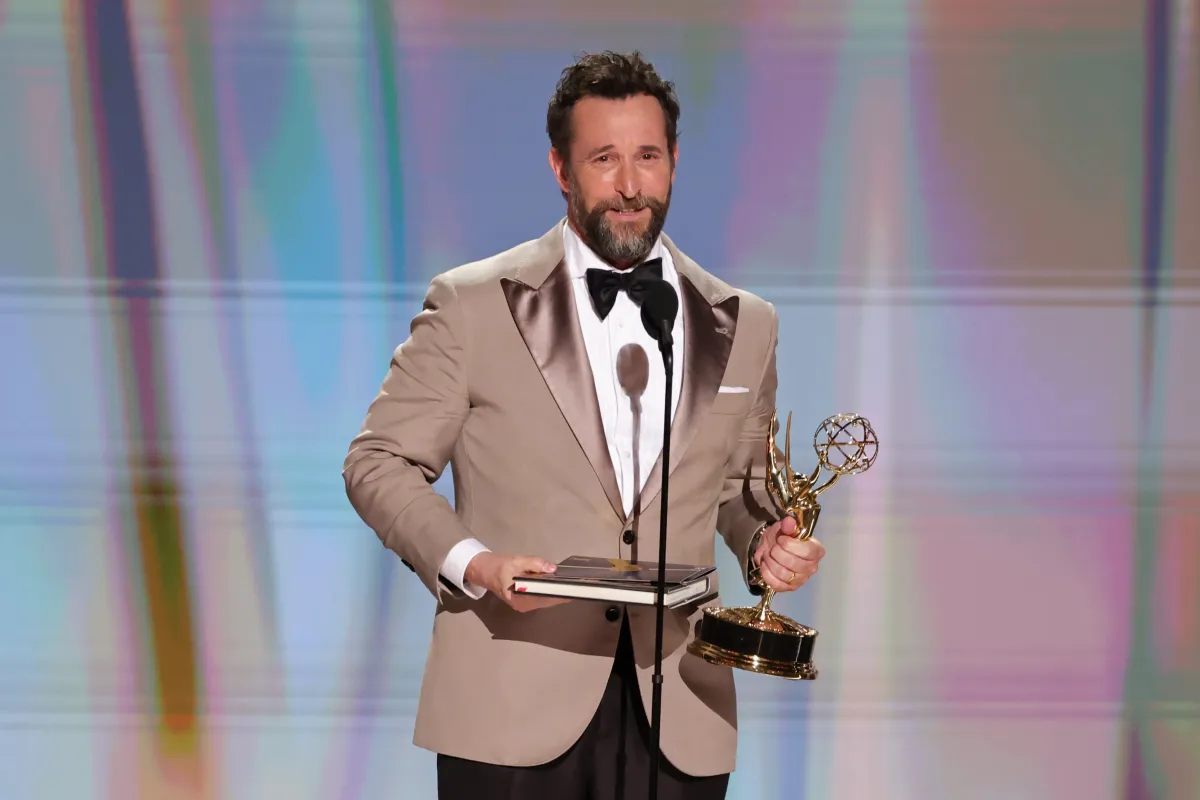 MEJOR ACTOR PROTAGONISTA EN UNA SERIE DE DRAMA: Noah Wyle