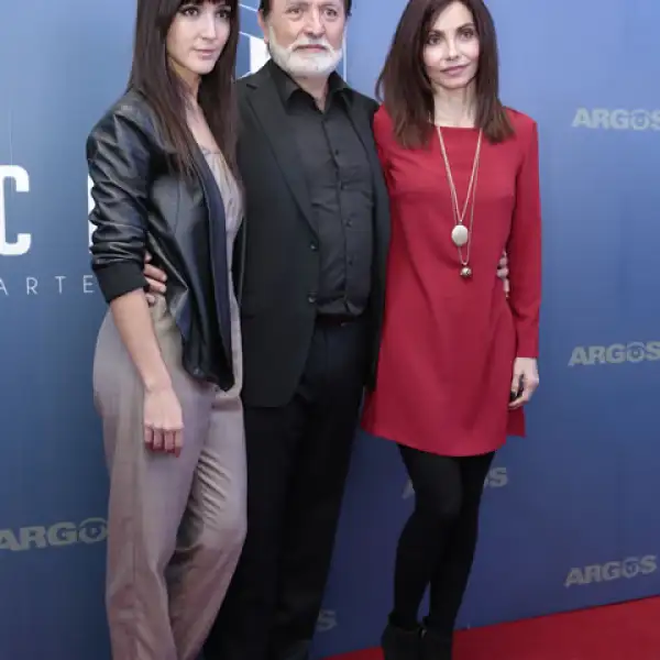 Eréndira Ibarra, Epigmenio Ibarra y Verónica Velasco.